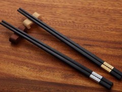 公筷公勺和一次性餐具到底哪个更脏？